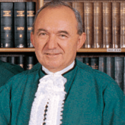 Justice Richard Goldstone.